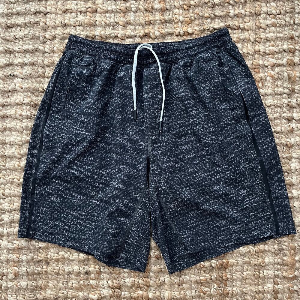 Lululemon Pace Breaker Shorts 9” Liner Size L Black Gray Abstract Print EUC
